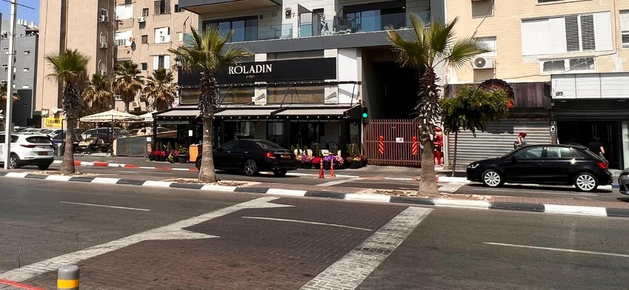 Motel Hofim Bat Yam Exteriör bild
