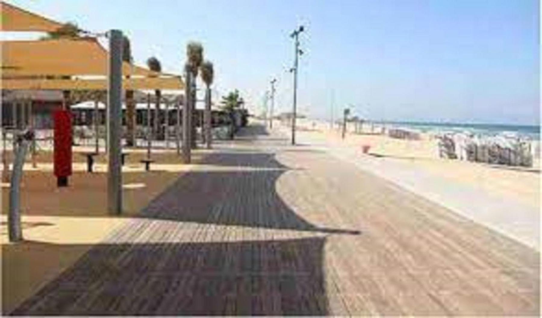 Motel Hofim Bat Yam Exteriör bild