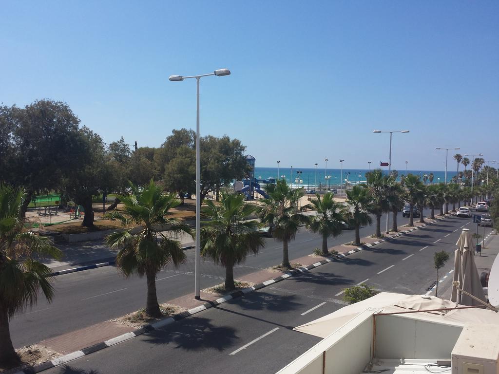 Motel Hofim Bat Yam Exteriör bild